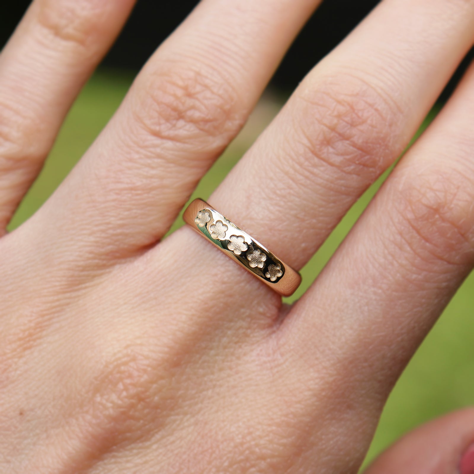 Gold Daisy Chain Ring